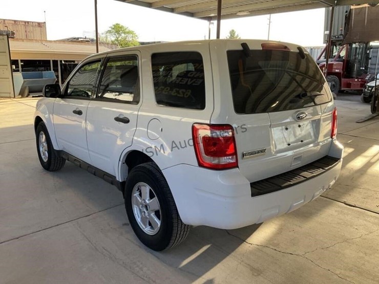 2011-ford-escape-xls-image-5