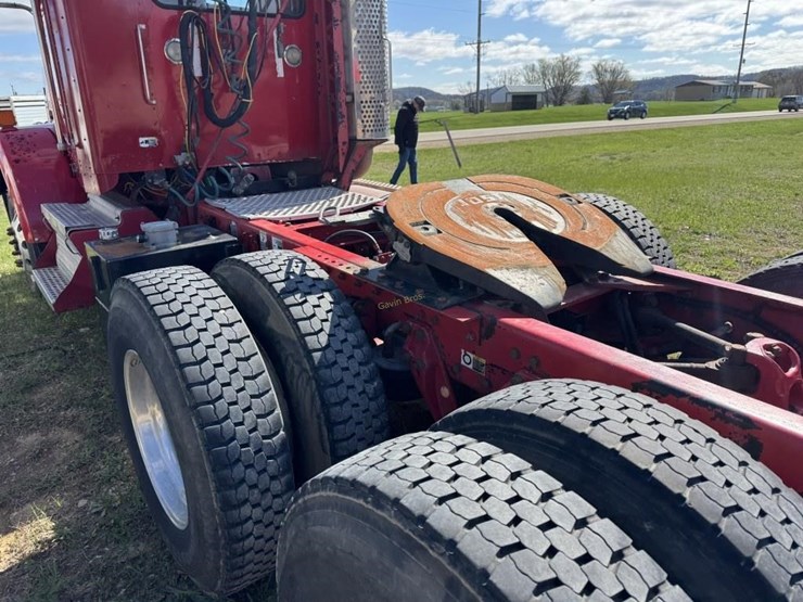 2007-kennworth-t800-semi-tractor-image-11