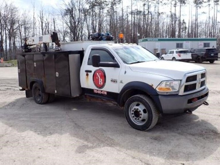 2011-dodge-5500-hd-s/a-service-truck-3d6wu7el3bg61-image-3