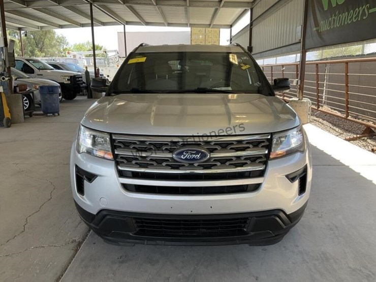 2018-ford-explorer-image-3