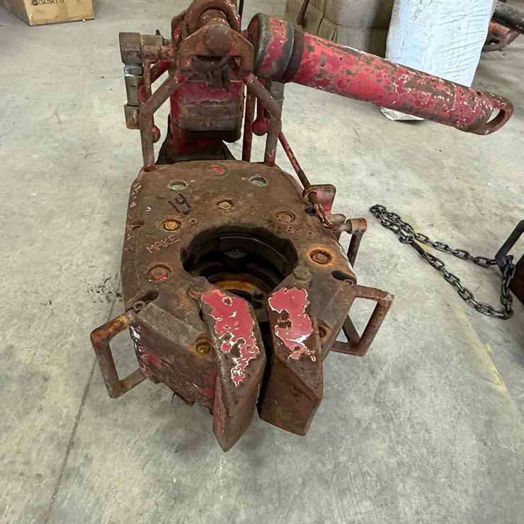 OIL COUNTRY M-40 HYDRAULIC ROD TONG W/ HANGER