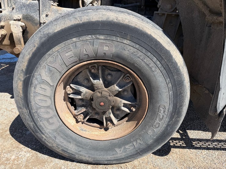 1995-mack-cl713-image-71