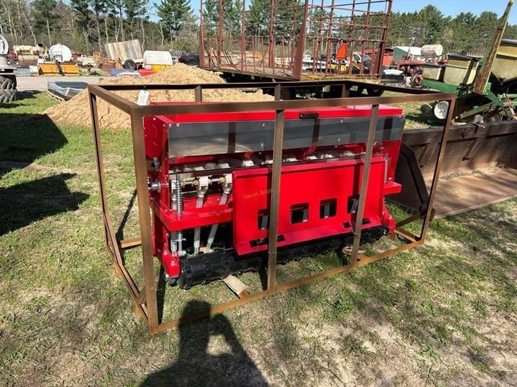 new-6'-skidsteer-mount-seeder-image-1