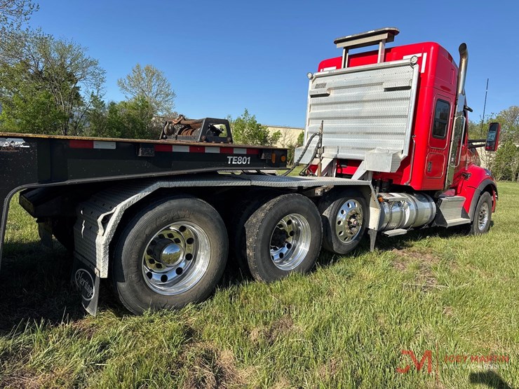 2017-kenworth-t880-image-3