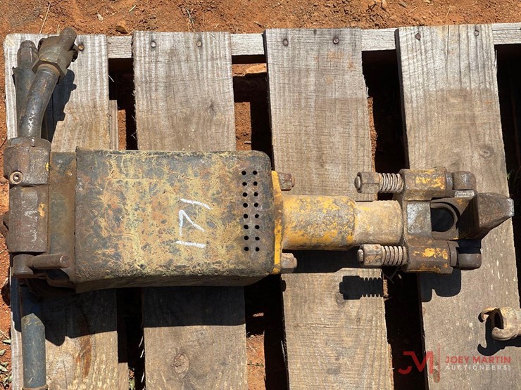 pneumatic-jack-hammer-image-1