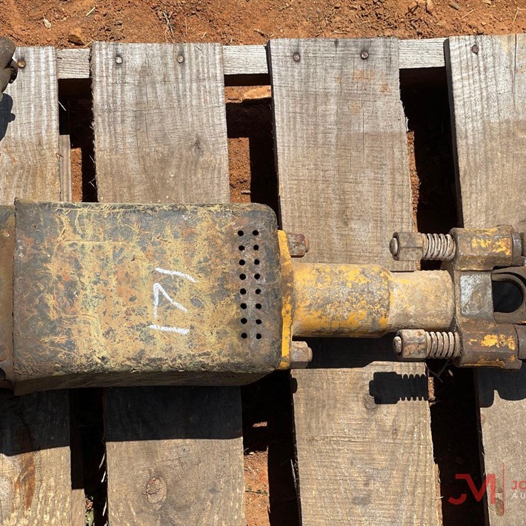 PNEUMATIC JACK HAMMER