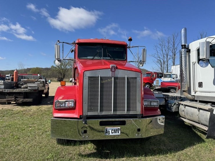 2007-kennworth-t800-semi-tractor-image-2