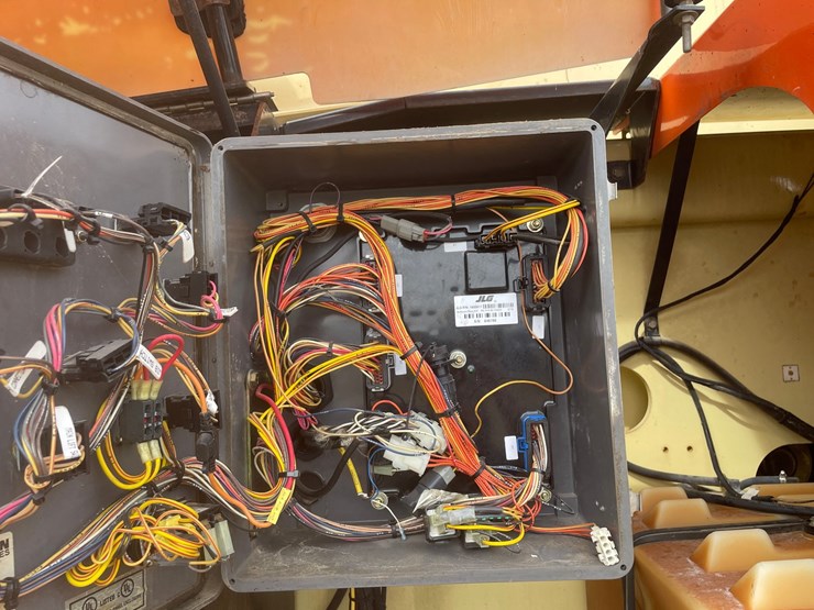 2007-jlg-860sj-image-18