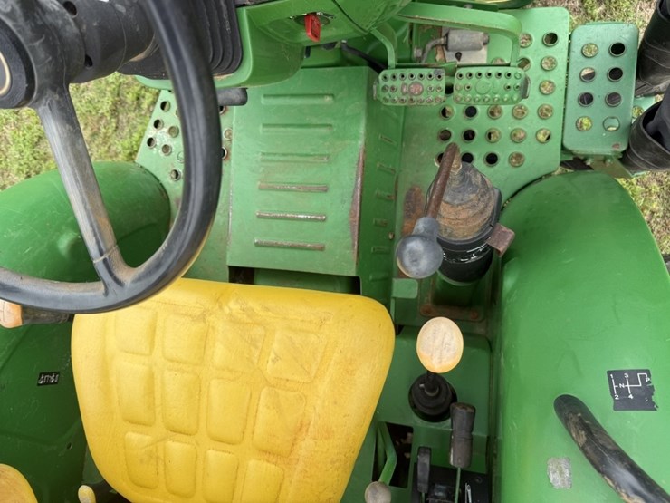 2015-john-deere-5075e-image-17
