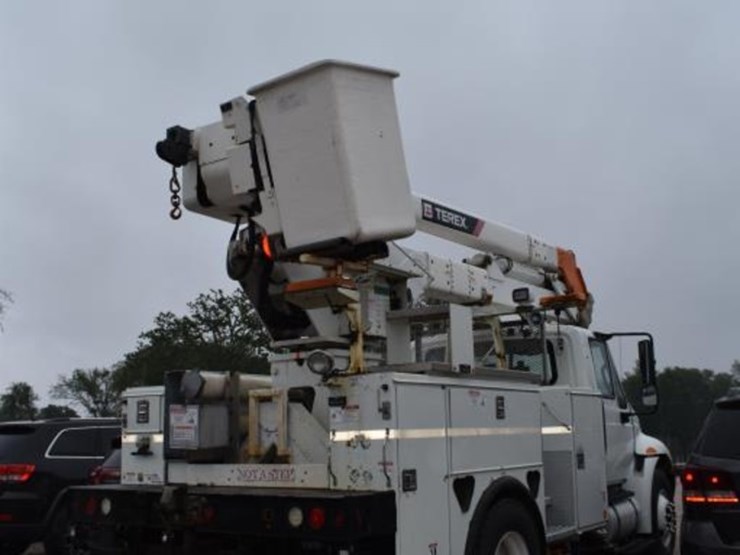 2015-case-ih-4300-image-3