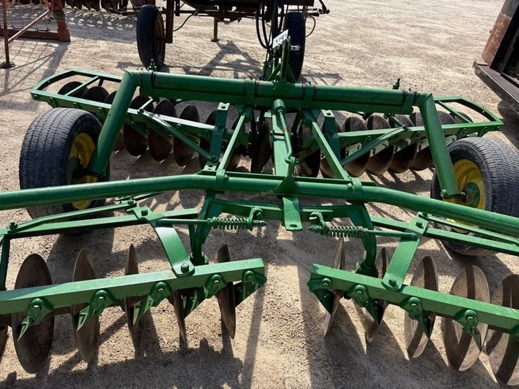 john-deere-10-image-5