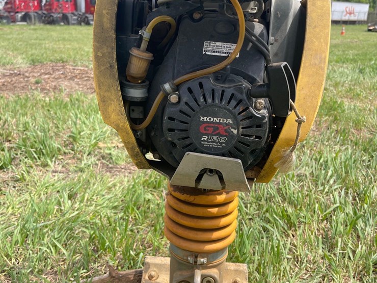 2017-bomag-bt60-image-5