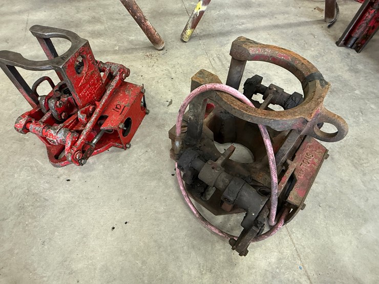 (1)-oil-country-125-ton-tubing-spider-(incomplete)-&-(1)-cavins-model-b-55-ton-dressed-tubing-spider-image-1