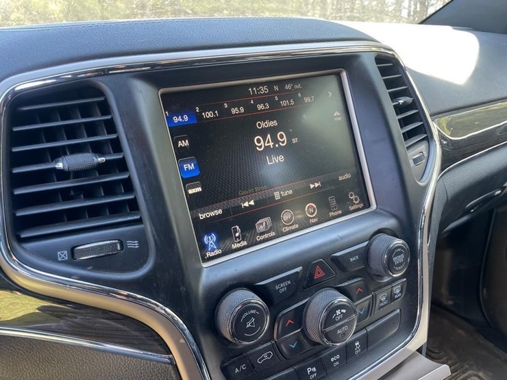 2015-jeep-grand-cherokee-image-11