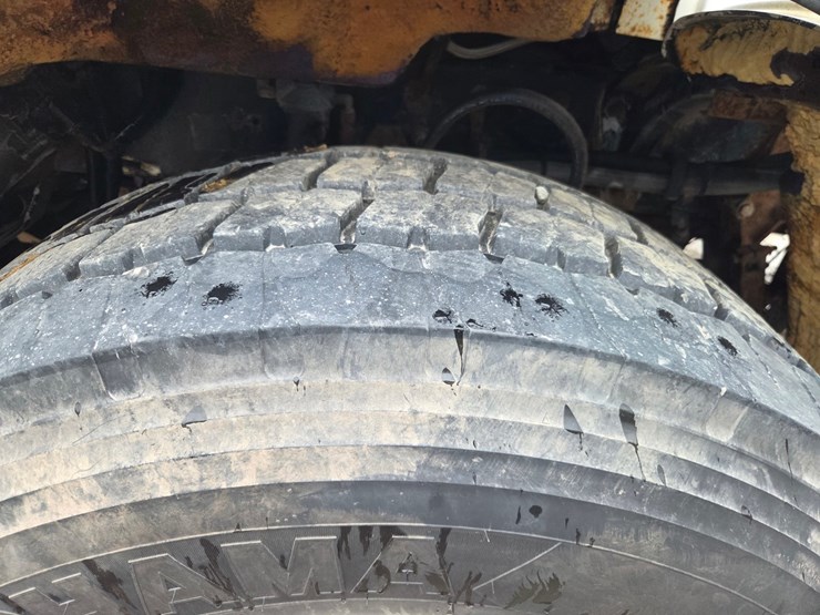 1995-peterbilt-357-image-89