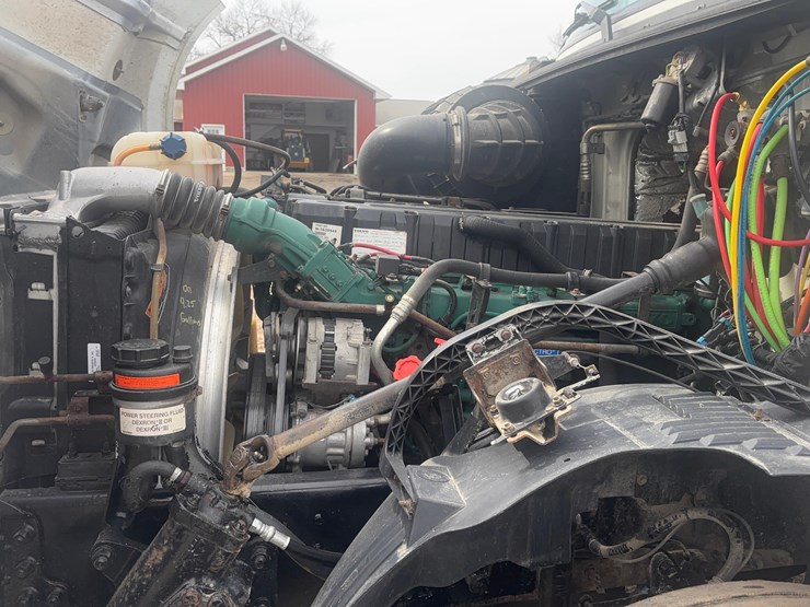 2006-volvo-vnlsemi-image-10