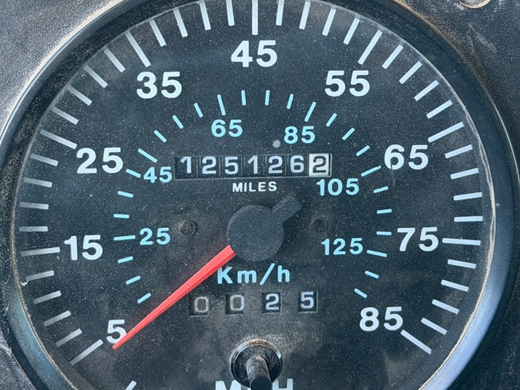 1995-mack-cl713-image-50