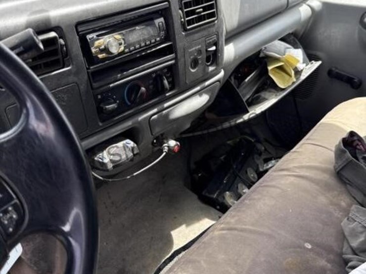 2002-ford-f550-image-19