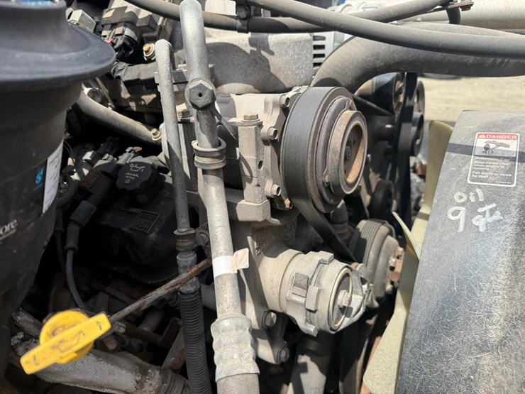 #1174-•-2015-freightliner-cab-and-chassis-image-26