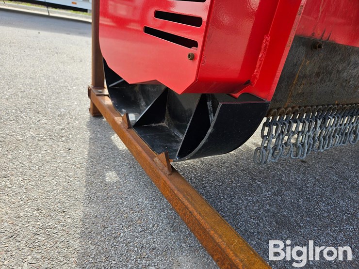 2025-massey-ferguson-730-image-16