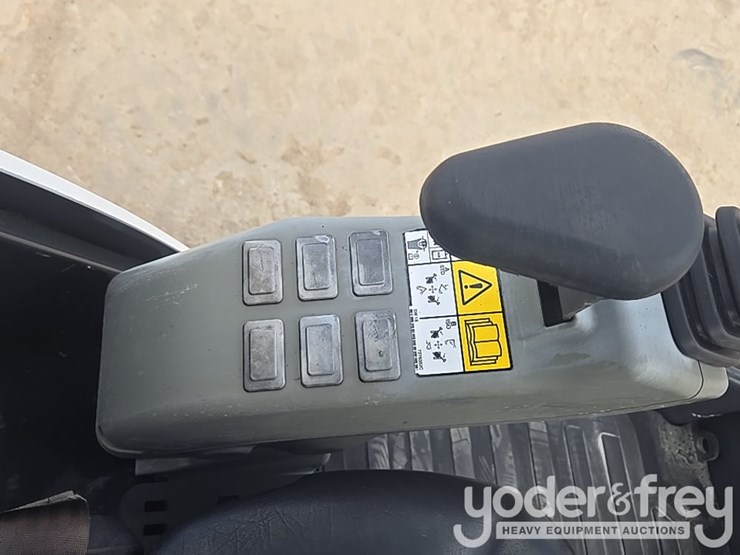 2021-bobcat-e35-image-56