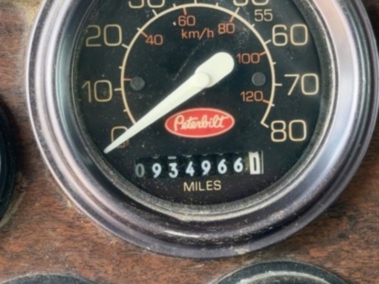 1990-peterbilt-379-image-15