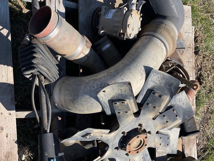 1992-mack-rb690s-image-26