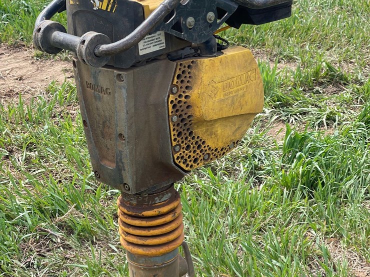 2017-bomag-bt60-image-3