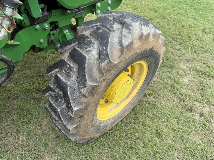 2021-john-deere-5075e-image-13