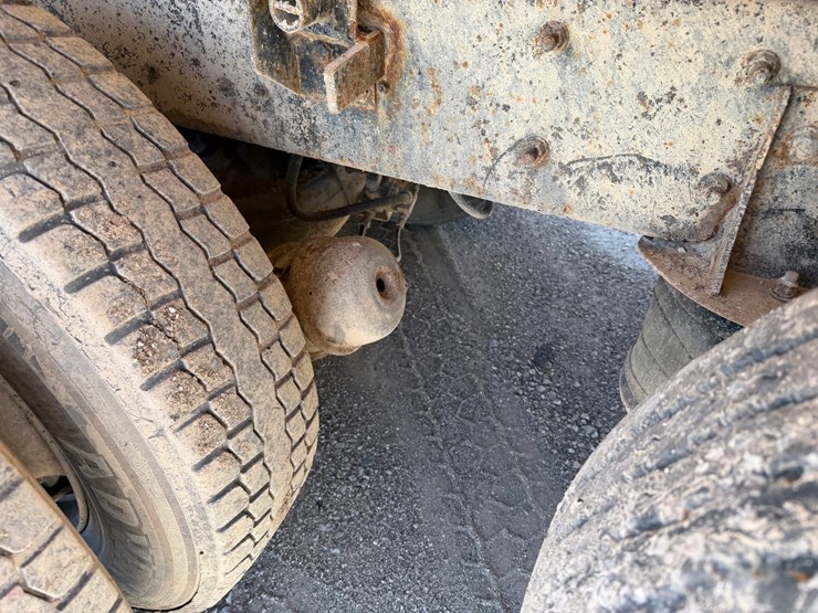 1995-mack-cl713-image-39