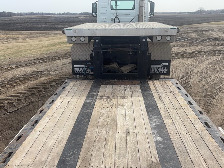 2022-muv-all-5370hdg-image-22