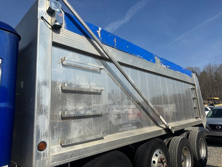 2019-massey-ferguson-8-image-16