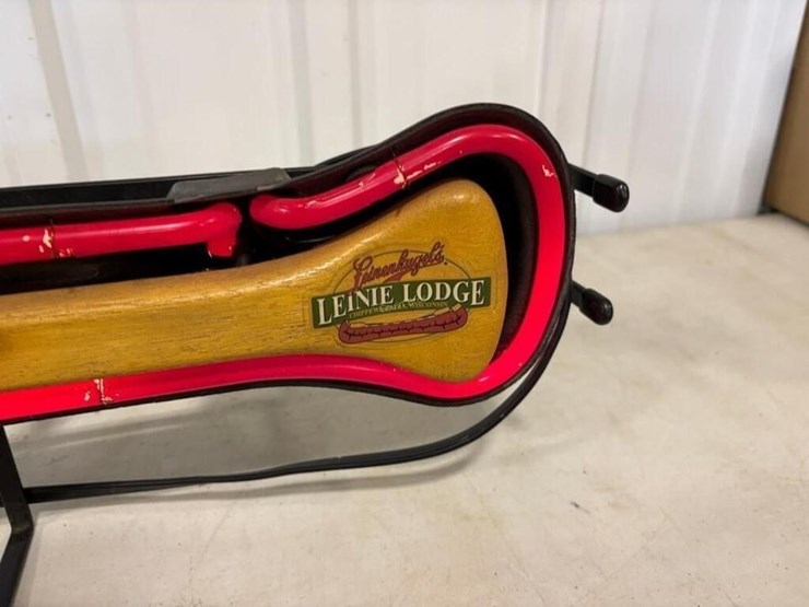 leinenkugel's-paddle-neon-sign-image-4