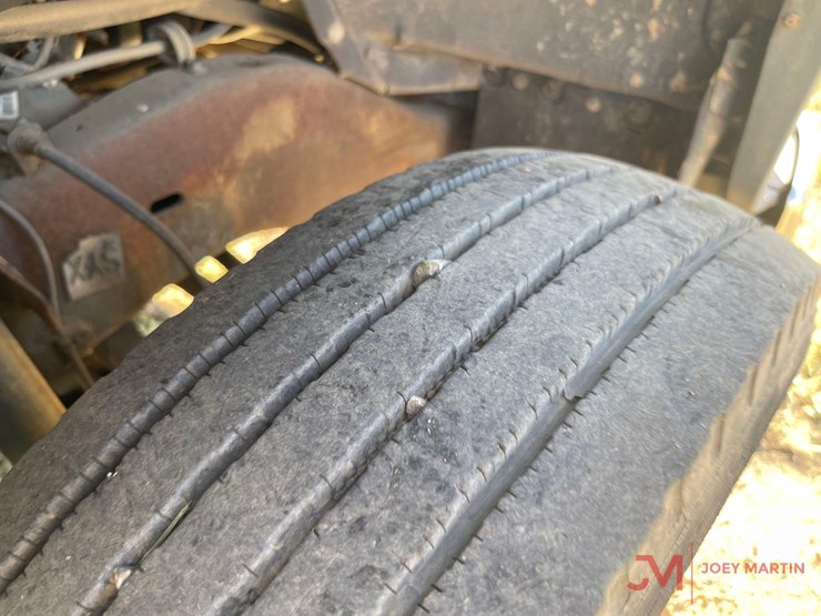 2001-chevrolet-3500hd-image-12