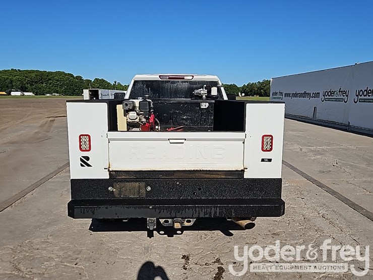 2022-chevrolet-2500hd-image-13