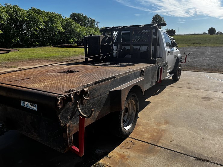 2016-dodge-ram-5500-image-5