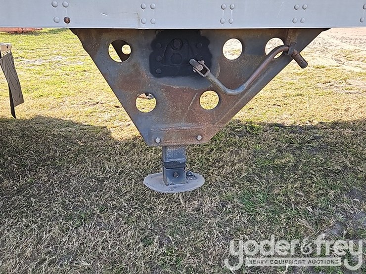 2008-utility-53'-image-7