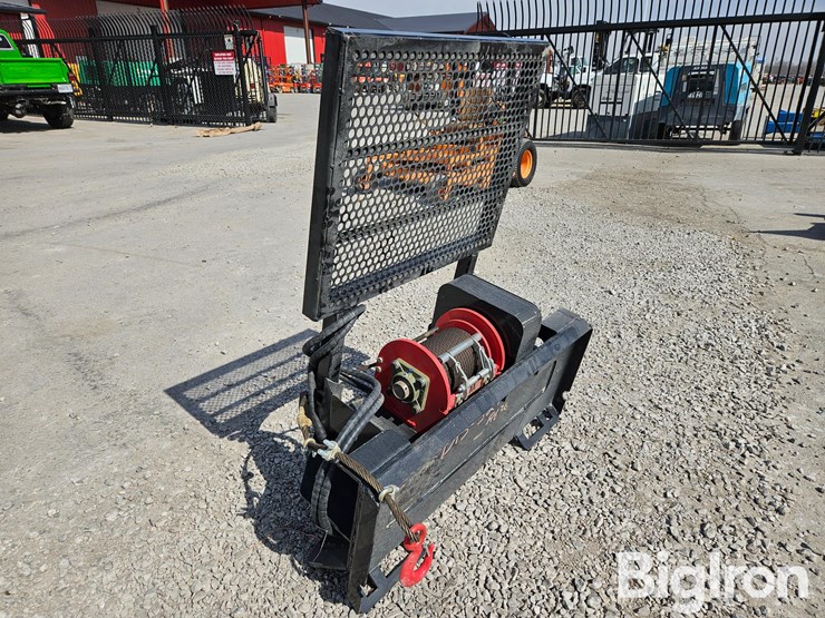 2025-massey-ferguson-730-image-7
