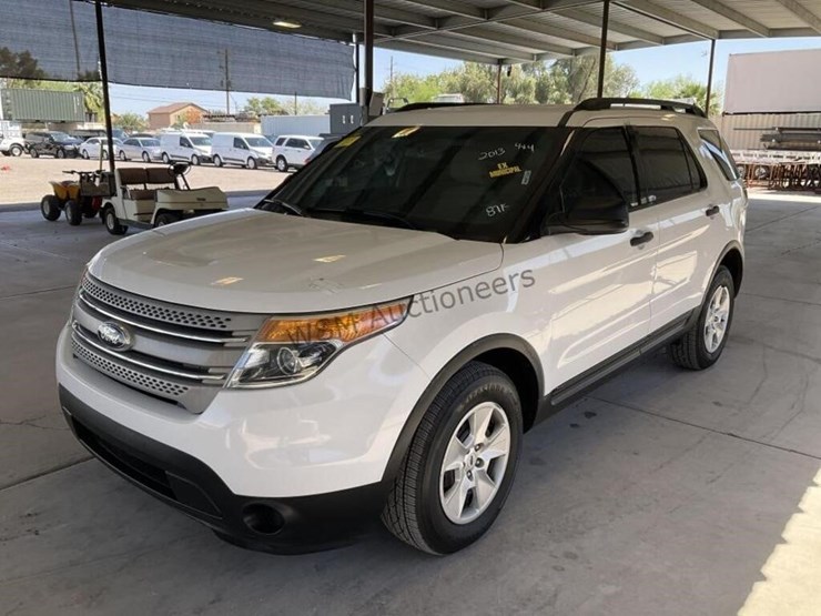 2013-ford-explorer-image-4