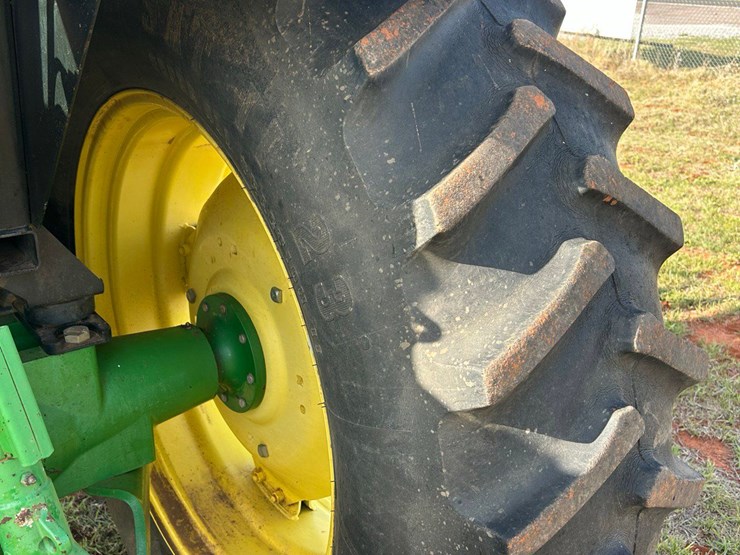 2010-john-deere-6115d-image-7