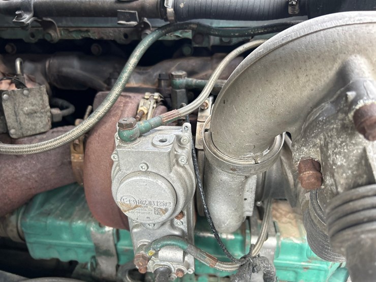 2009-volvo-10-image-40