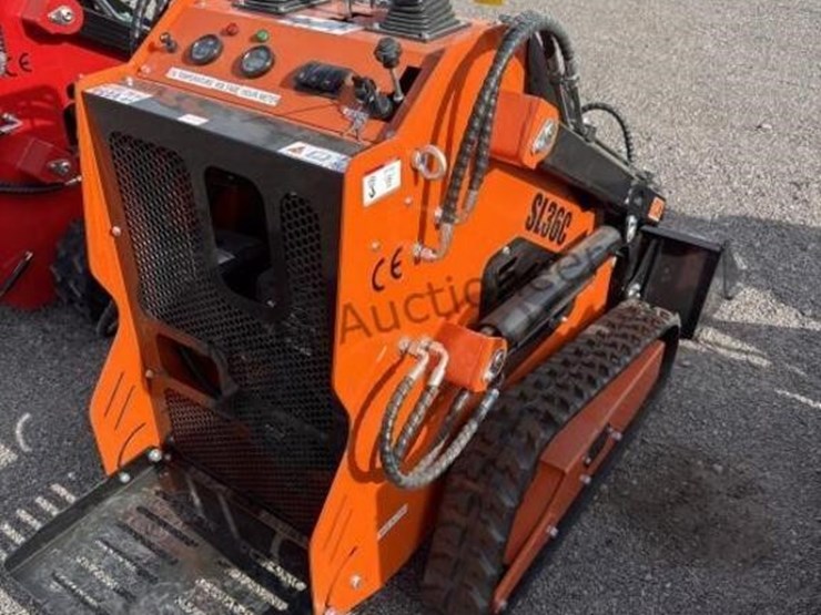 2026-sdl-36c-stand-up-skid-steer-image-2