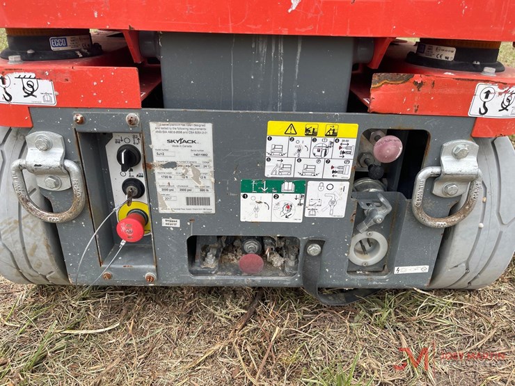 2017-skyjack-sj12-image-12