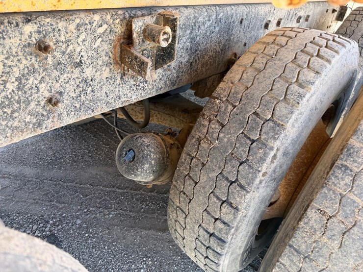 1995-mack-cl713-image-35