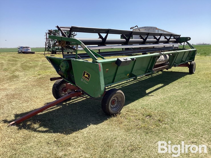 john-deere-230-image-1