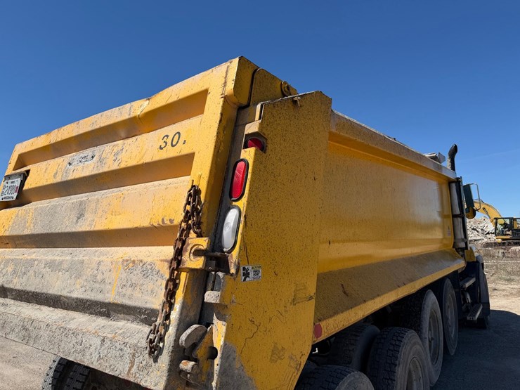 1995-mack-cl713-image-28