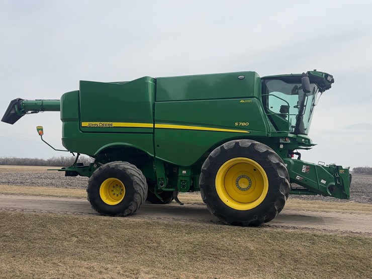 2023-john-deere-s780-image-4