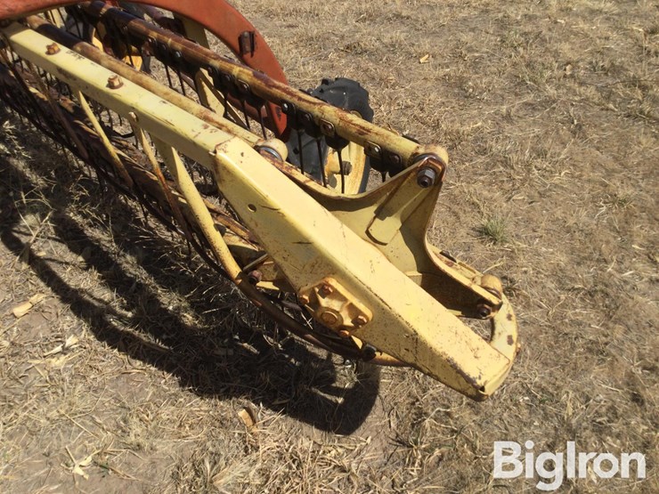 new-holland-260-image-18