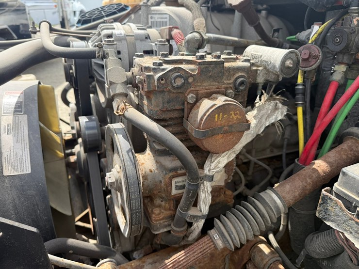 #1174-•-2015-freightliner-cab-and-chassis-image-13