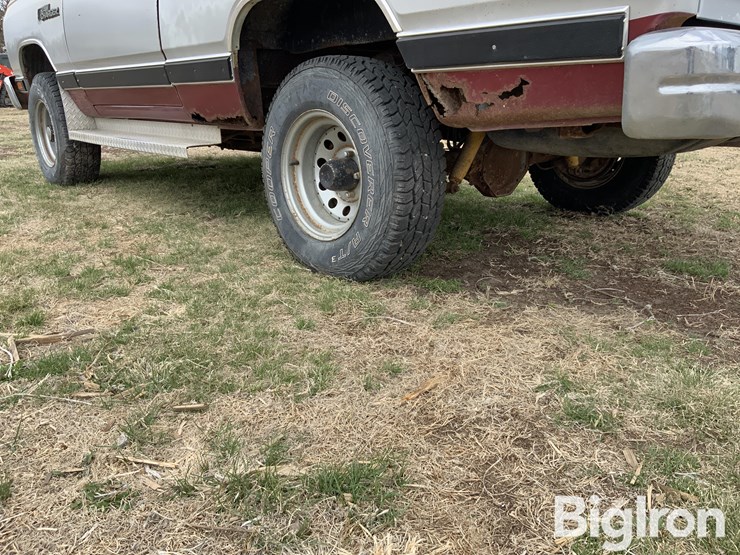 1988-dodge-ram-charger-image-17